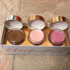 Sara Happ perfect pout in a box